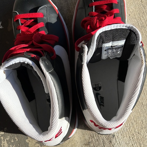 nike high top sneakers NWT black with red and white size 12 - Picture 7 of 8